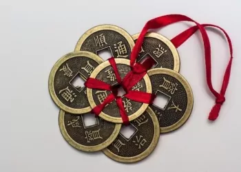 chinese-coins-Merkez-Bankasi-Yetkilisi-cin-Ulusal-Kripto-Parasi-Cryptocurrency-Libra-Benzer-blok-zincir-blockchain