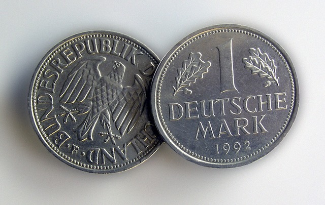 Deutsche-Bank-Arastirmasi-Kripto-2030-yilina-kadar-Reel-Para-Birimlerini-Degistirecek-kripto-para-cryptocurrency-blok-zincir-blockchain-fintech Deutsche-Bank-Arastirmasi-Kripto-2030-yilina-kadar-Reel-Para-Birimlerini-Degistirecek-kripto-para-cryptocurrency-blok-zincir-blockchain-fintech