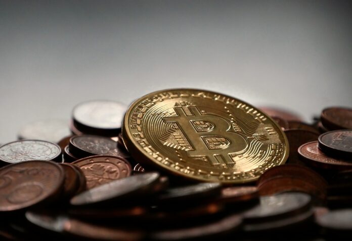 bitcoin-2007912_1920 kripto-para-gundemi