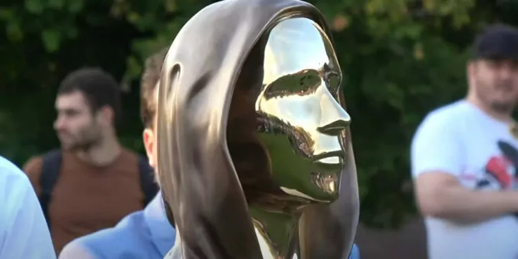 Satoshi Nakamoto’nun Heykeli Dikildi!