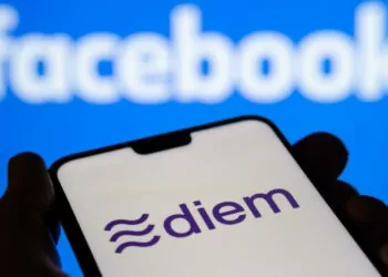 Senatörlerden Facebook'a Tepki