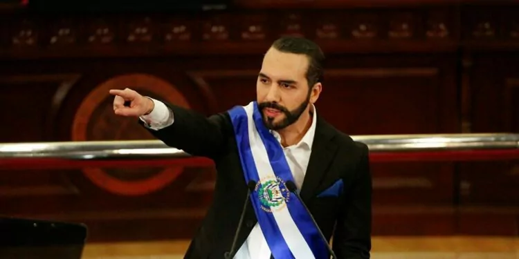 El Salvador Başkanından Ünlü Ekonomiste Büyük Tepki