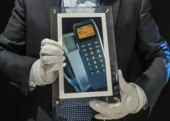 Dünyanın İlk SMS’inin NFT’si 121 Bin Dolara Alıcı Buldu