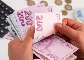 Dolar 11 TL'nin Gram Altın ise 600 TL'nin Altını Gördü