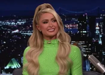 Paris Hilton, Canlı Yayında Seyircilere NFT Hediye Etti