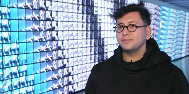 Teknoloji Devi Samsung Refik Anadol ile Anlaştı!