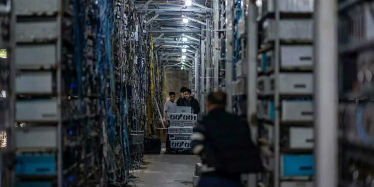 Kazakistan’dan Kripto Madenciliğine Darbe! 106 Tesis Kapatıldı