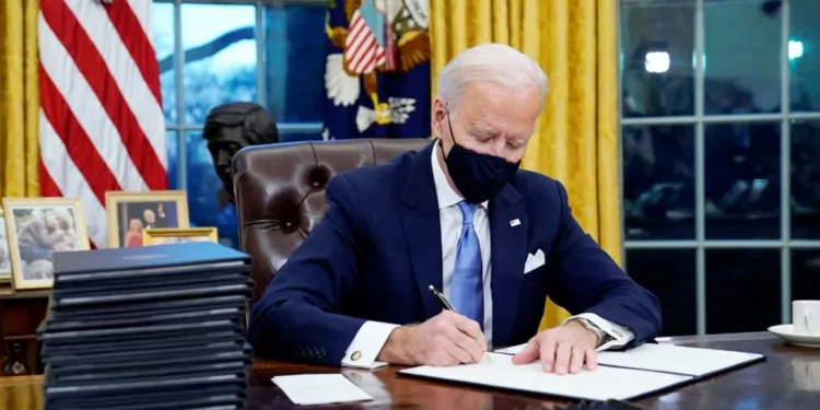 Joe Biden'ın Kripto Kararnamesinin Ardından, Bitcoin Düşüyor! 1 Joe Biden'ın Kripto Kararnamesinin Ardından, Bitcoin Düşüyor!