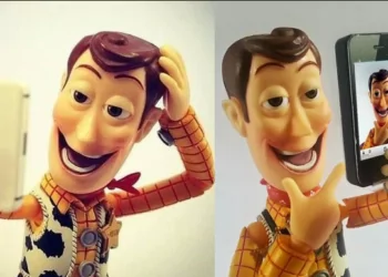 İşini Gücünü Bıraktı NFT Sektörüne Girdi, 11 Bin 111 Selfie Çekti!