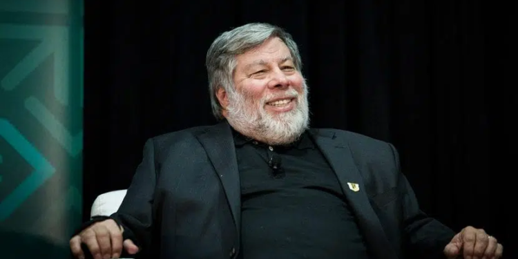 Apple Kurucu Ortağı Bitcoin için Şu İfadeyi Kullanıyor! 1 Apple Kurucu Ortağı Bitcoin için Şu İfadeyi Kullanıyor!