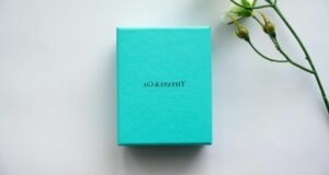 lüks marka tiffany & co. nft destekli kolye sunuyor 8