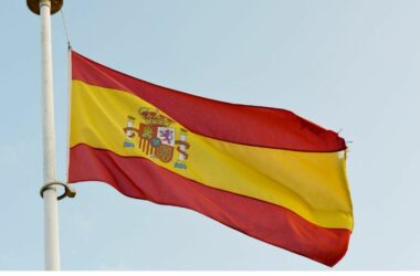 i̇spanya, ekonomik krize karşı zenginlere ek vergi getiriyor! ispanya ekonomik krize karsi zenginlere ek vergi getiriyor