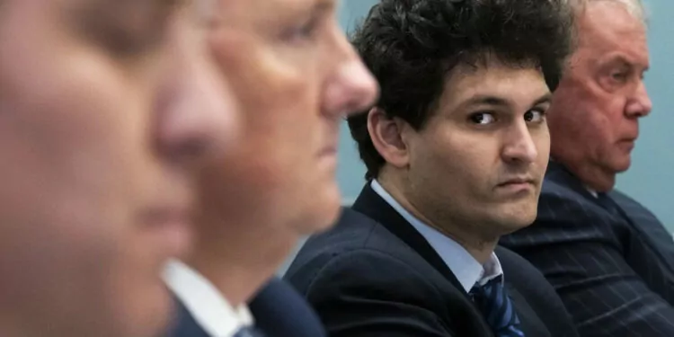 Sbf'ye-senatorlerden-comert-bagislari-hakkinda-aciklama-cagrisi-2022-paranfil