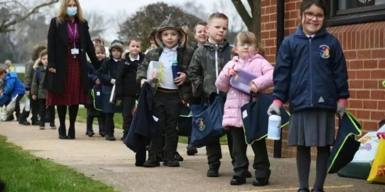 İngiltere'nin Enerji Kriziyle "Şaşırtan" Mücadelesi 1 İngiltere’nin Enerji Kriziyle “Şaşırtan” Mücadelesi