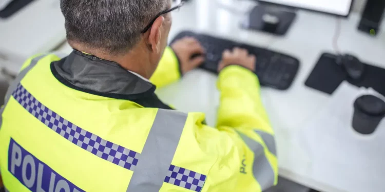 İngiliz Siber Suç Birimi Tarafından 3.2 Milyon Sterlin'lik Operasyon 1 ingiliz-polisi-3.2milyonluk-operasyon-yaptı