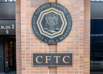 CFTC-komisyon-uyesi-kripto-duzenlemeleri-hakkinda-konustu-2023-paranfil