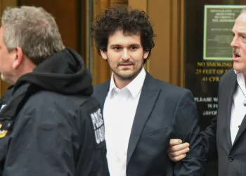 Sam Bankman-Fried, FTX fonlarına erişmeye çalışıyor