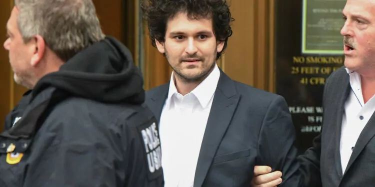 Sam Bankman-Fried, FTX fonlarına erişmeye çalışıyor