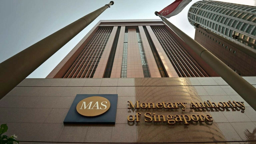 singapur-merkez-bankasi-baskani-geleneksel-finans-ve-kripto-icin-tek-bir-duzenleme-savunuyor-2023-paranfil