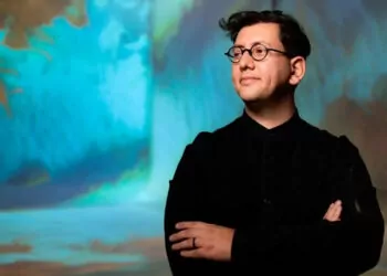 Refik-anadol-depremzedeler-icin-kripto-bagislari-adina-oncu-oldu-2023-paranfil