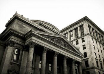 Bankalar, artan düzenlemelerin ortasında kripto şirketleriyle anlaşmaları sınırlıyor