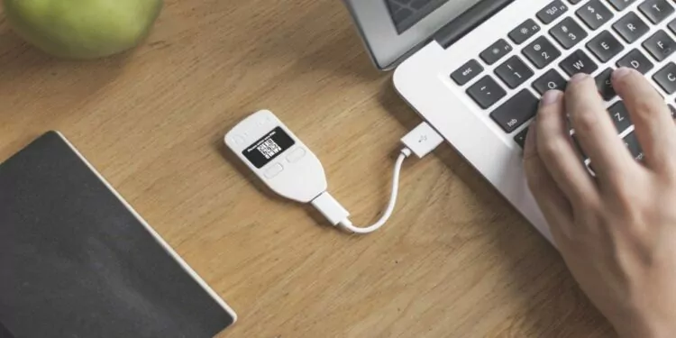 kripto-donanim-cuzdanlari-ureticisi-Trezor-kendi-silikon-ciplerini-uretecek-2023-paranfil