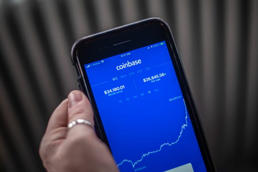 Coinbase-Kanada-kurallarinin-sikilastirilmasinin-ardindan-genisleme-planlarini-dogruladi-2023-paranfil