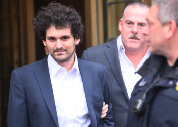 FTX-sam-bankman-friede-2,2-milyar-dolar-odemis-2023-paranfil