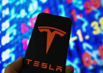 Wall Street, önümüzdeki 12 ay için Tesla (TSLA) hisse senedi fiyatını belirledi