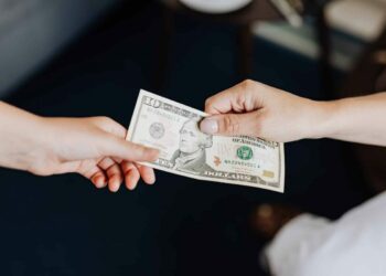 USDC düzenleyicisi Circle, Coinbase’den 3 milyar dolarlık acil durum geri durdurma teklifinde bulundu